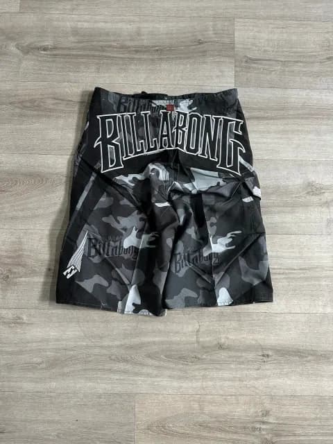 BOARDSHORT CAMO GRIS